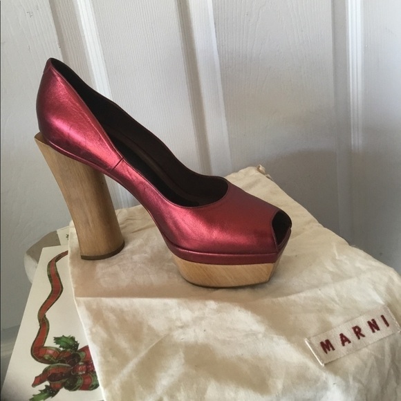 MARNI HOT RED LUXURY PUMP WOODEN HEELS